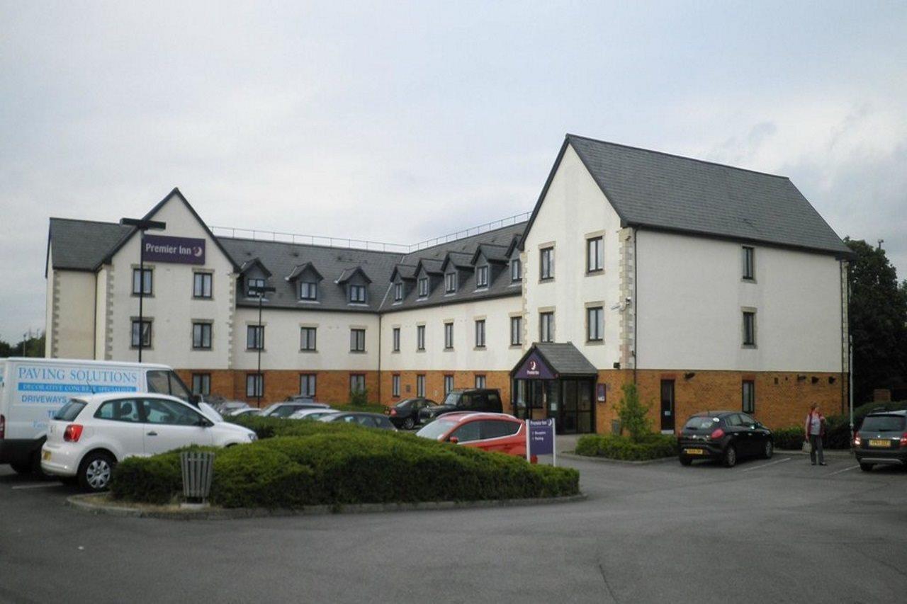 Premier Inn グロスター エクステリア 写真