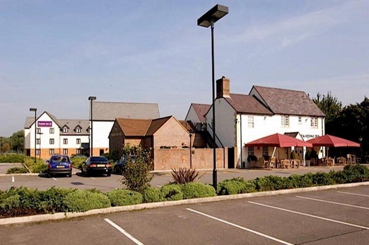 Premier Inn グロスター エクステリア 写真