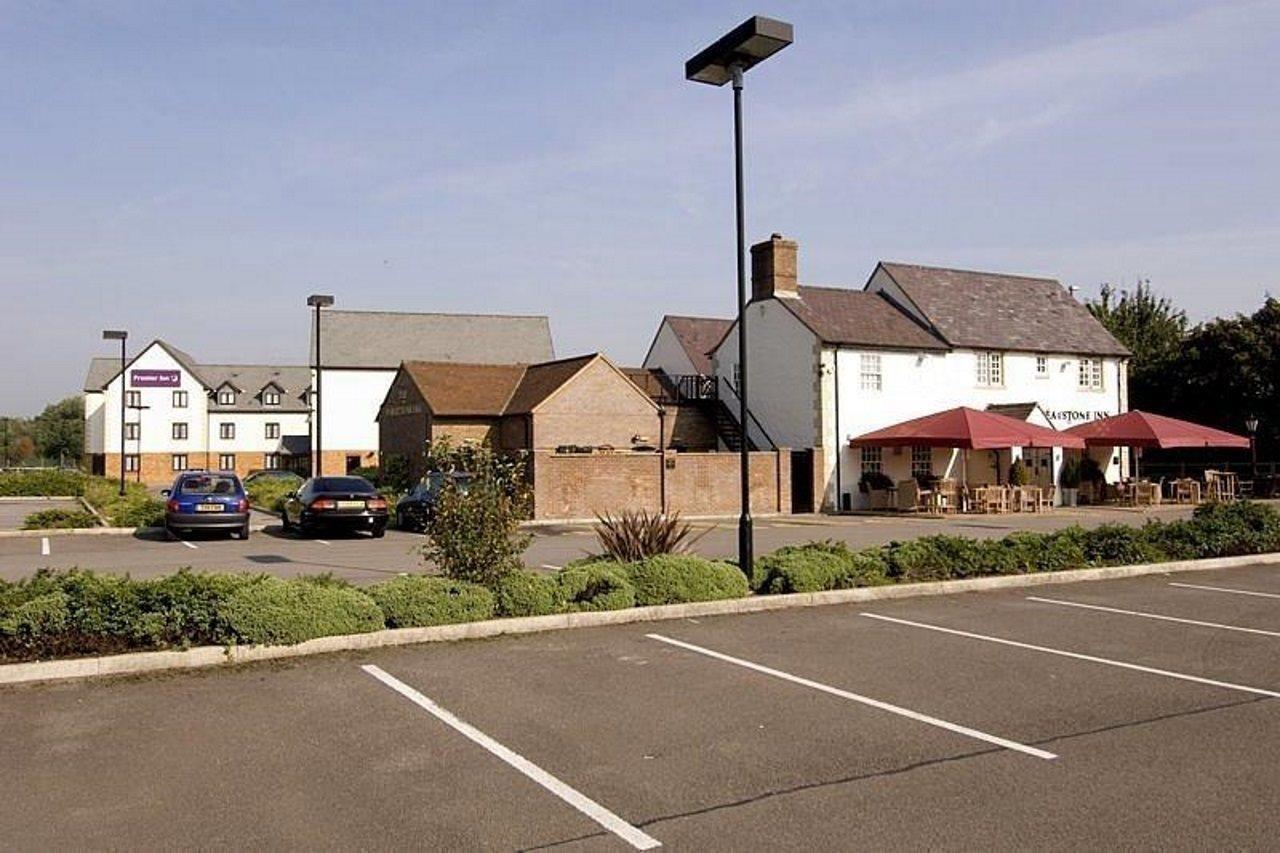 Premier Inn グロスター エクステリア 写真