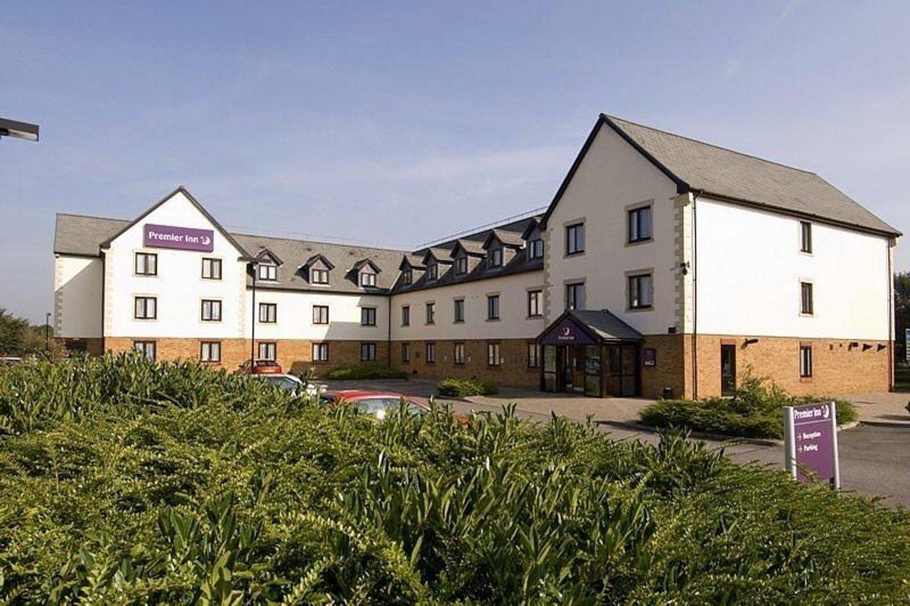 Premier Inn グロスター エクステリア 写真
