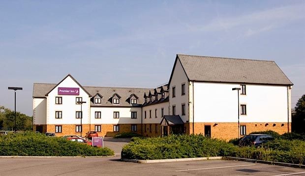 Premier Inn グロスター エクステリア 写真